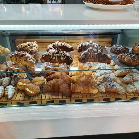 Le Stanze Di Dalia Bed & Breakfast Crotone Ngoại thất bức ảnh
