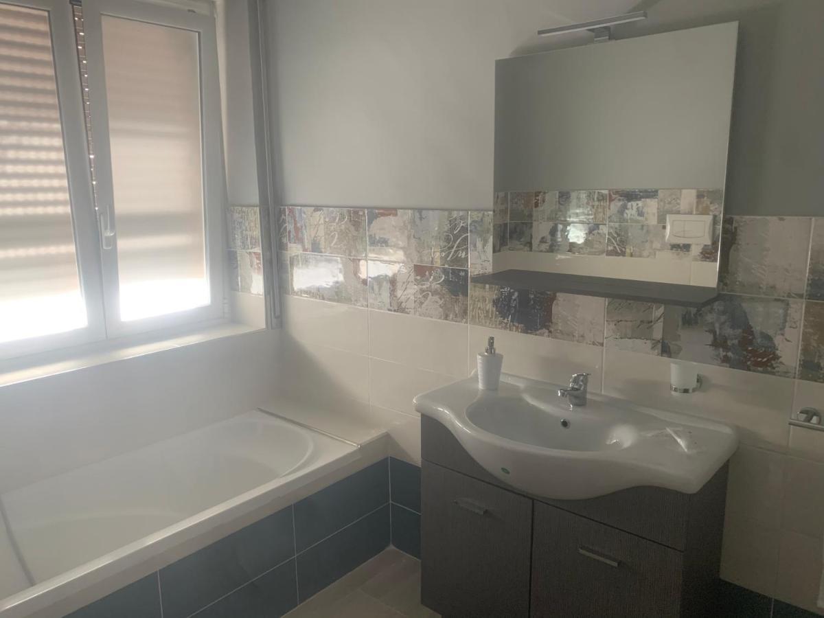 Le Stanze Di Dalia Bed & Breakfast Crotone Ngoại thất bức ảnh