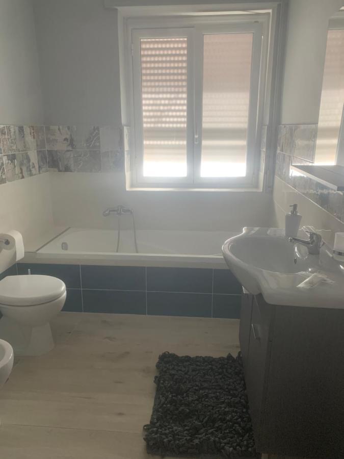 Le Stanze Di Dalia Bed & Breakfast Crotone Ngoại thất bức ảnh