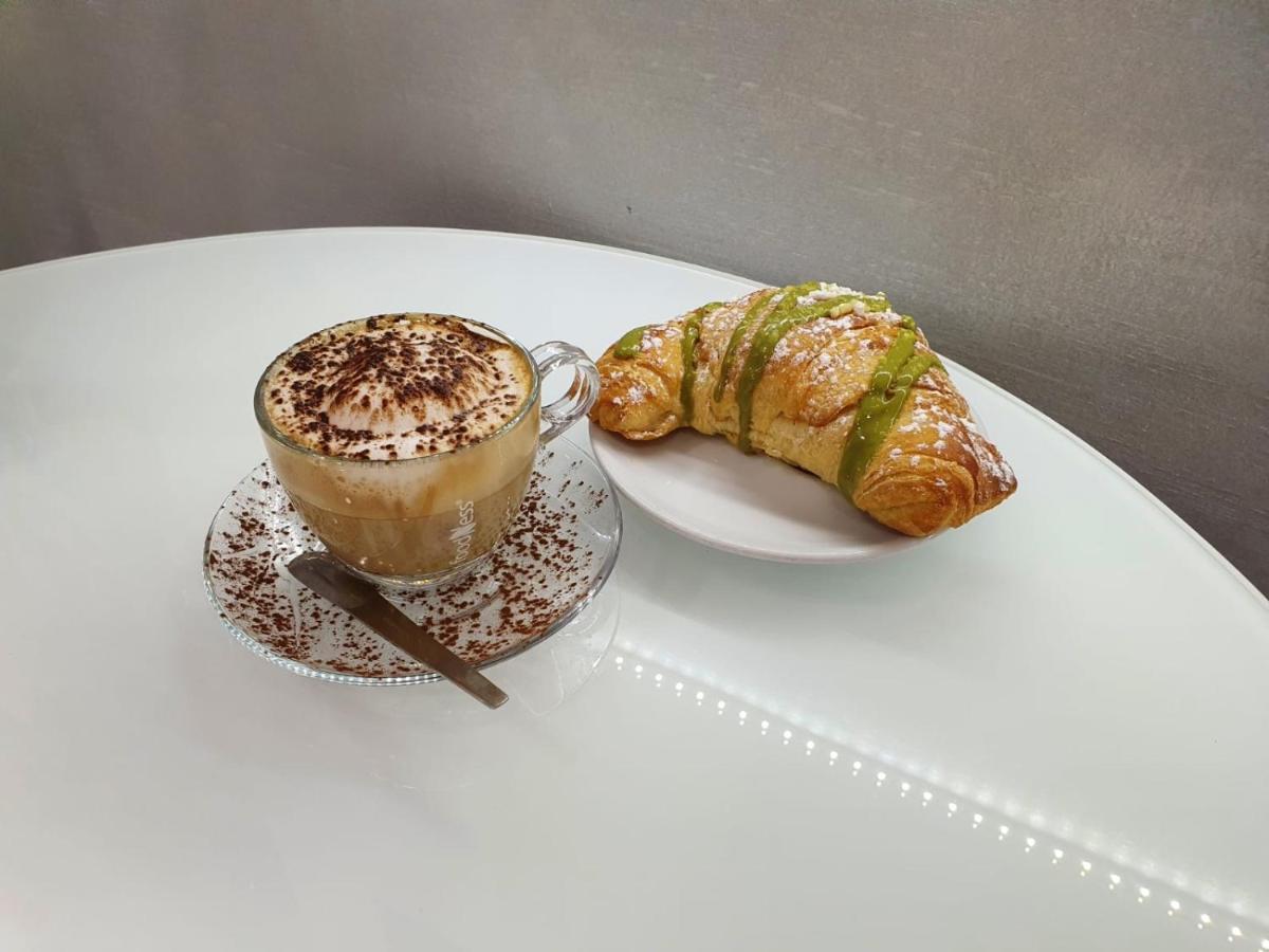 Le Stanze Di Dalia Bed & Breakfast Crotone Ngoại thất bức ảnh